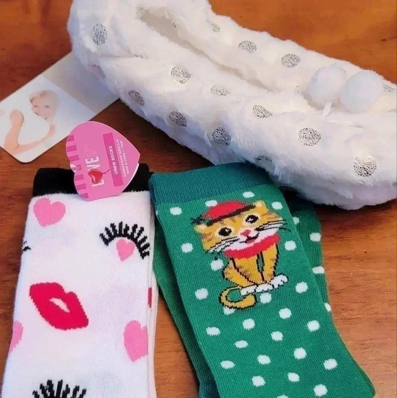 Shoes - NWT 🧦Sock & Slipper Bundle